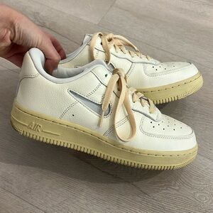 Women's Nike Air Force 1 '07 LX Coconut Milk/Light Bone Size 6.5